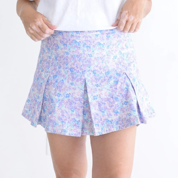 For  Love & Lemon Marlo Mini Skirt Purple Floral Skirt M NWT - Picture 2 of 12